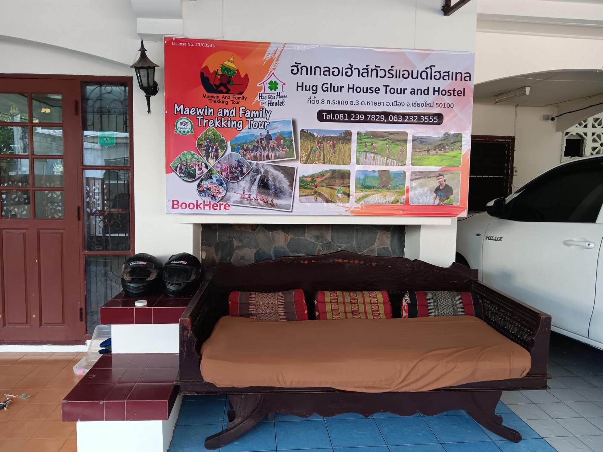 Hug Glur House Tour And Hostel (Adults Only) Chiang Mai Bagian luar foto