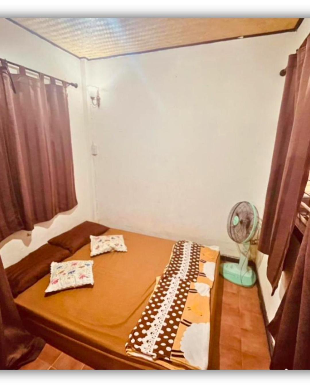 Hug Glur House Tour And Hostel (Adults Only) Chiang Mai Bagian luar foto